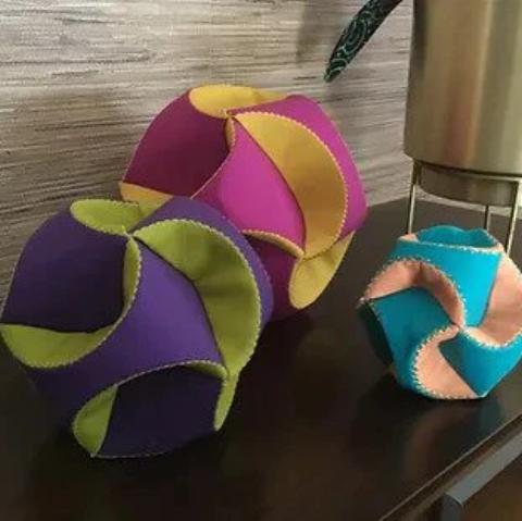 Fold'n Stitch Holiday Baubles Pattern