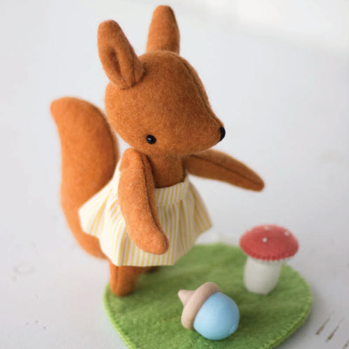 May Blossom Felt Pattern: Evie