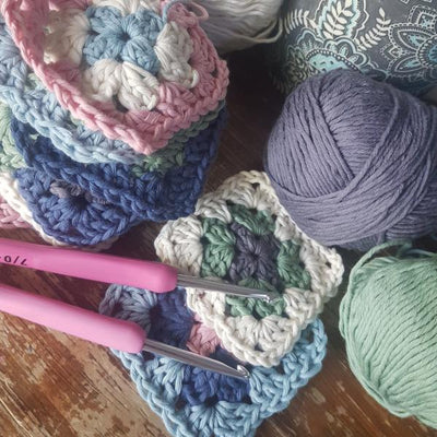 learn to crochet class at Handzon