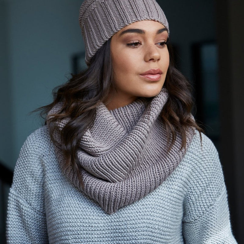 TX624 Zoe - Ribbed Cowl Knitted in Rounds