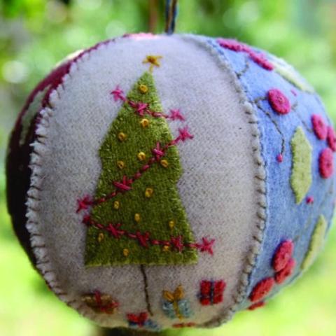 Joyful Xmas Bauble